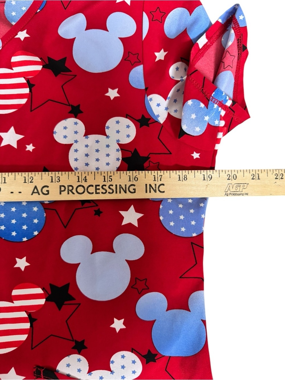 Disney Mickey Americana Patriotic Scrub Top S Red Stars USA Disneycore BB34 - Picture 4 of 6
